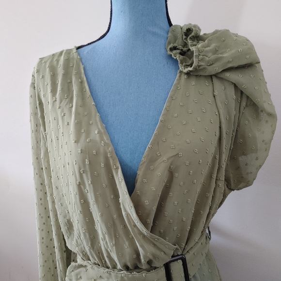 Wrap style blouse - Picture 2 of 5